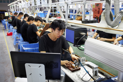 深圳寶安充電寶工廠車間攝影紀(jì)實 聚焦企業(yè)環(huán)境與制造的魅力